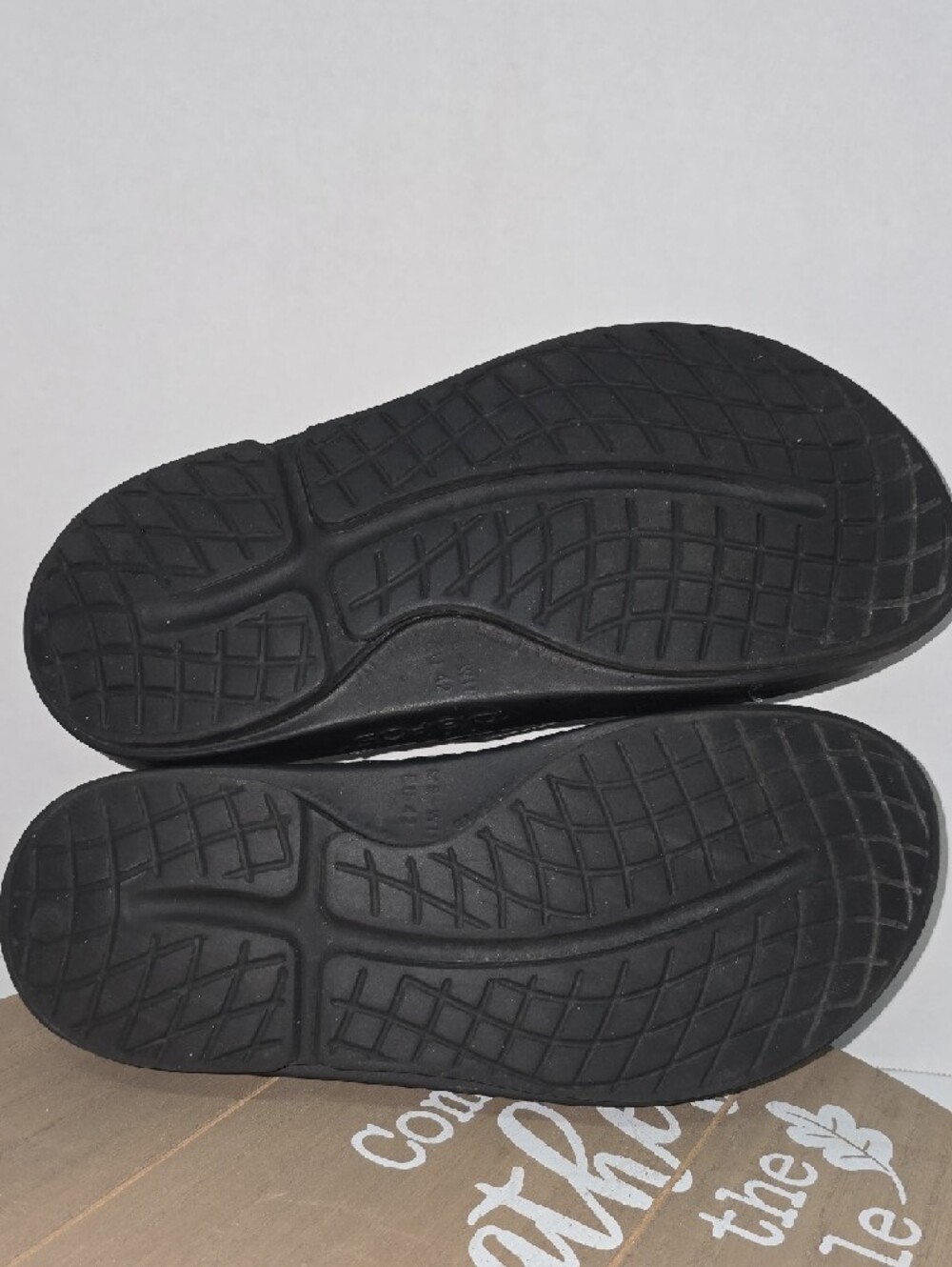 Oofos OOahh Luxe Slide "Latte" Metallic Bronze Slide Sandals M9/W11 EU 42 - Picture 9 of 12